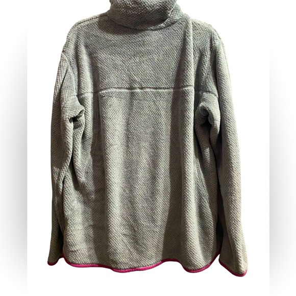 SALE 💝 
Patagonia Gray and Pink Teddy Jacket sweater women’s XL - Picture 4 of 14